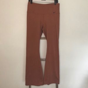 [NIKE] Flare Bootleg Leggings